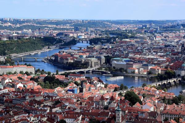 Die besten Aussichtspunkte in Prag: Vom Turm der Prager Burg bis zur Moldau